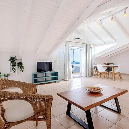 Oceanis 4* Mparmpati